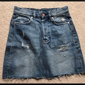 H&M Blue Denim Distressed Jean Mini Skirt Size 6 Medium Wash High Rise New